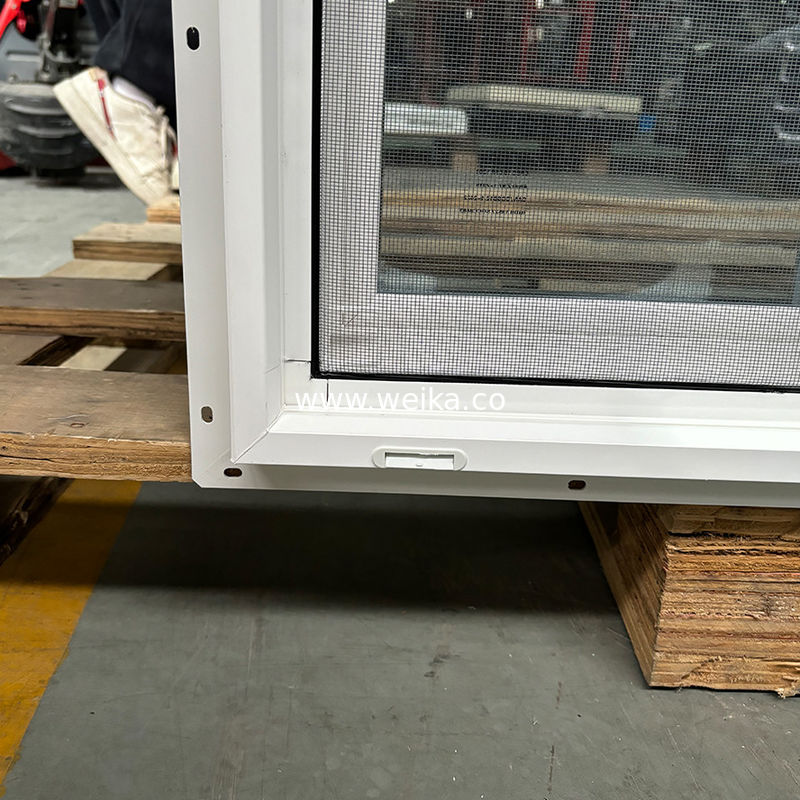 Утонченное черное рамочное скользящее окно из UPVC для минималистических офисных перегородок
